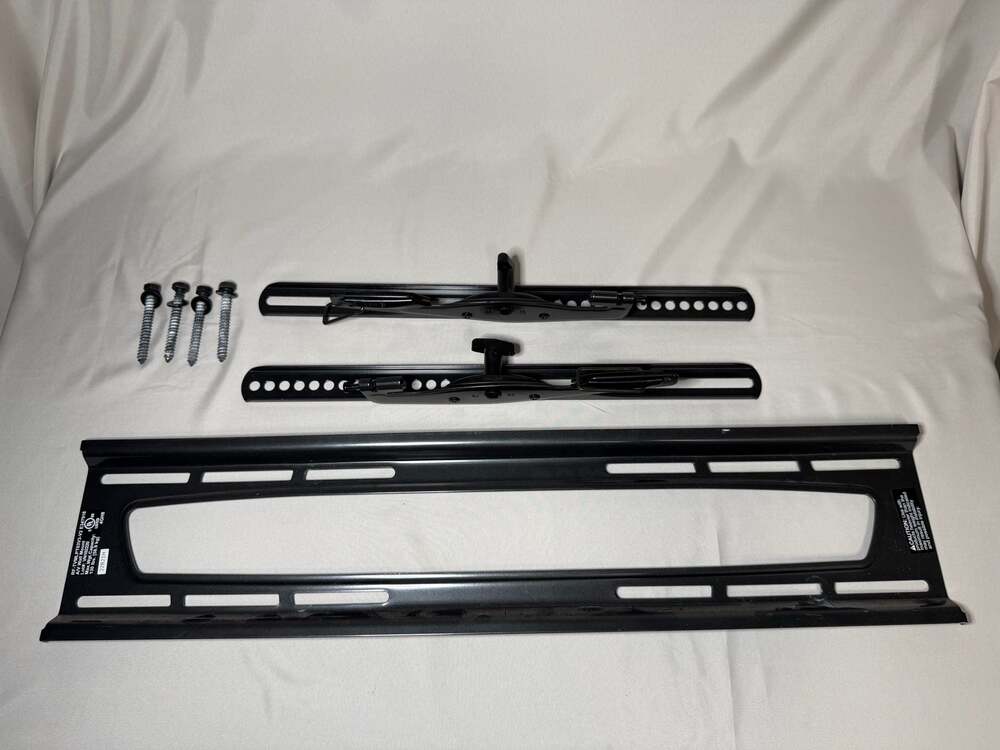 Rocketfish Tilting TV Wall Mount for 32"-90" TVs (Model RF-TVMLPT03V3)